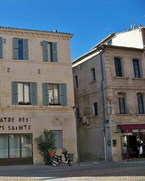 Théâtre des corps saints