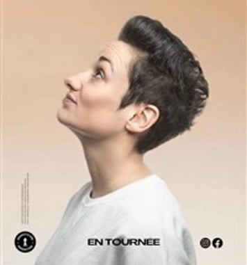 Caroline Estremo dans Normalement