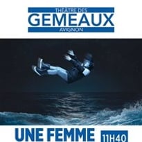Une femme à la mer