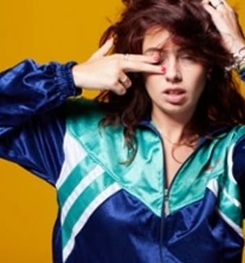 Emma Bojan — Attends-Moi, j'arrive !
