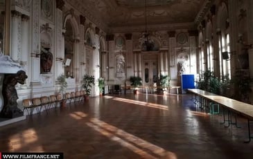 Visite libre de l'Hôtel de Ville (péristyle bas et haut, Salle des Fêtes, Salle du Conseil)