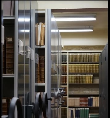 Découvrez les coulisses de la Bibliothèque Ceccano : Visite d'un magasin de conservation