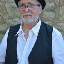 « Racontottes des cabanons » : contes de Jean-Louis Sauzade – alias Gustin Latrou, conteur du TRAC