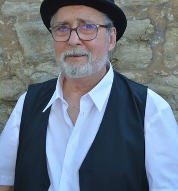 « Racontottes des cabanons » : contes de Jean-Louis Sauzade – alias Gustin Latrou, conteur du TRAC