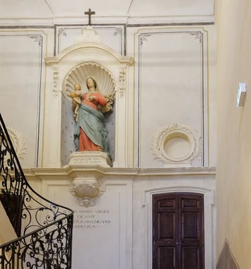 La renaissance de la Vierge et des décors peints à l'Hôtel-Dieu...entre histoire et savoir faire.
