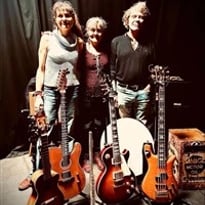 Une guitare, une citoyenne