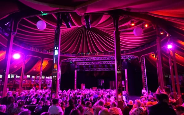 Le Cabaret